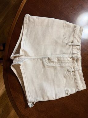 Women's Cream Denim Shorts - Classic High-Rise Style BDG size 24